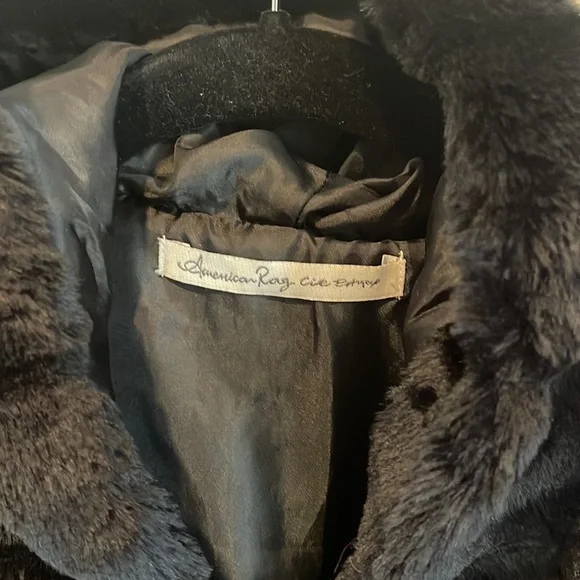 American Rag , black faux fur hooded vest. Size L - Picture 3 of 3